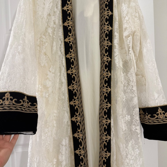 Lace Kaftan - Picture 3 of 5
